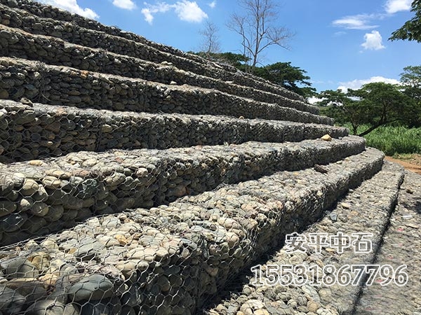 雷諾護墊護坡.jpg 雷諾護墊護坡.jpg